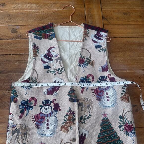 Vintage Christmas tapestry vest see measurements for size - Picture 4 of 4